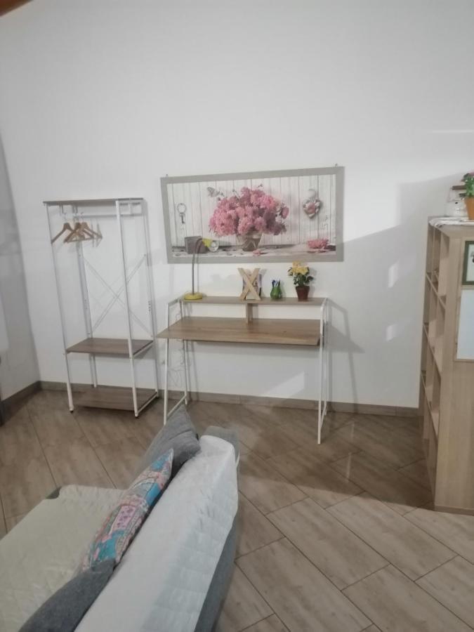 Cascina Legnago Trilocale A 6 Chilometri Da Salo' Apartment Villanuova sul clisi Luaran gambar
