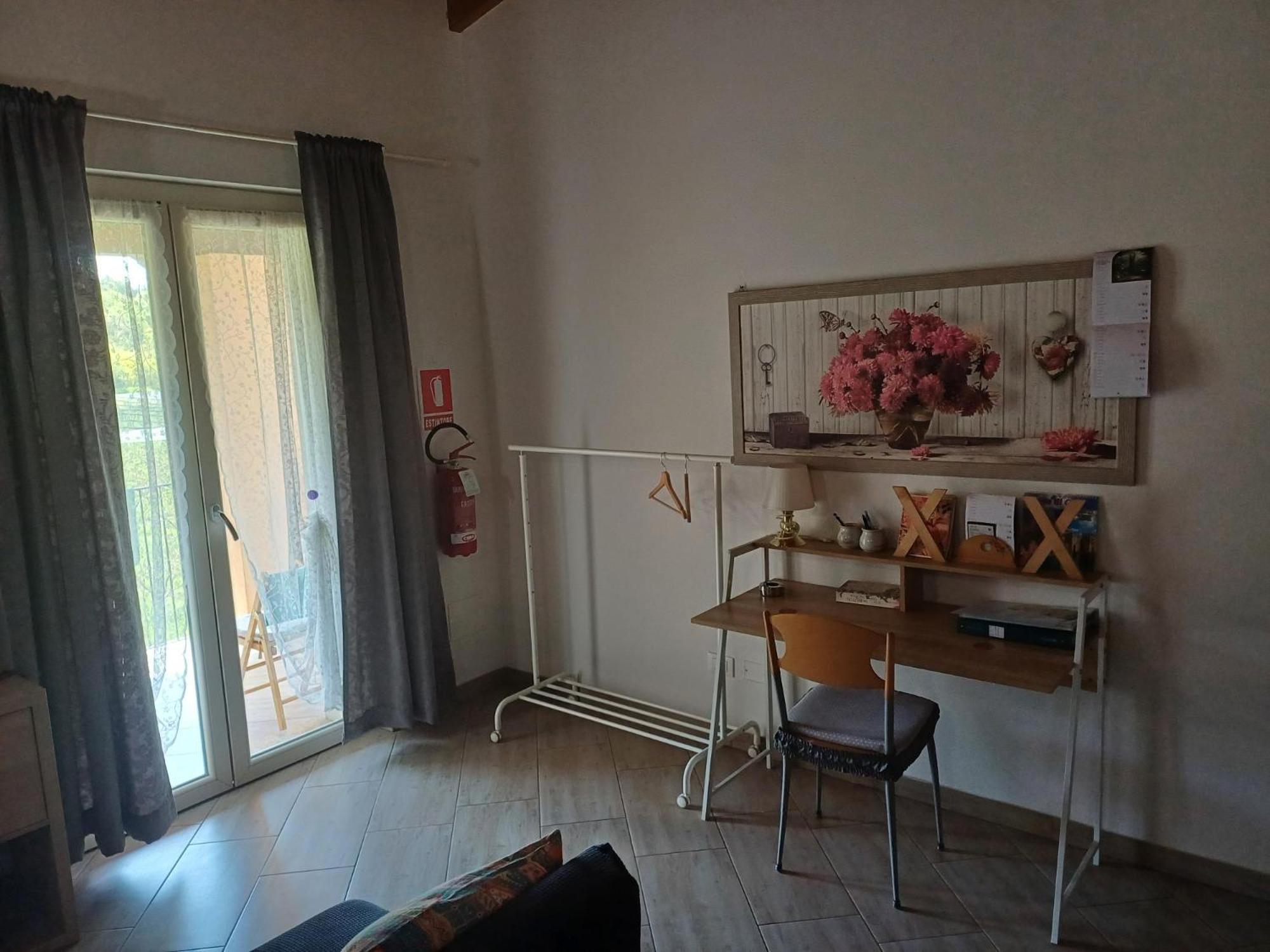 Cascina Legnago Trilocale A 6 Chilometri Da Salo' Apartment Villanuova sul clisi Luaran gambar